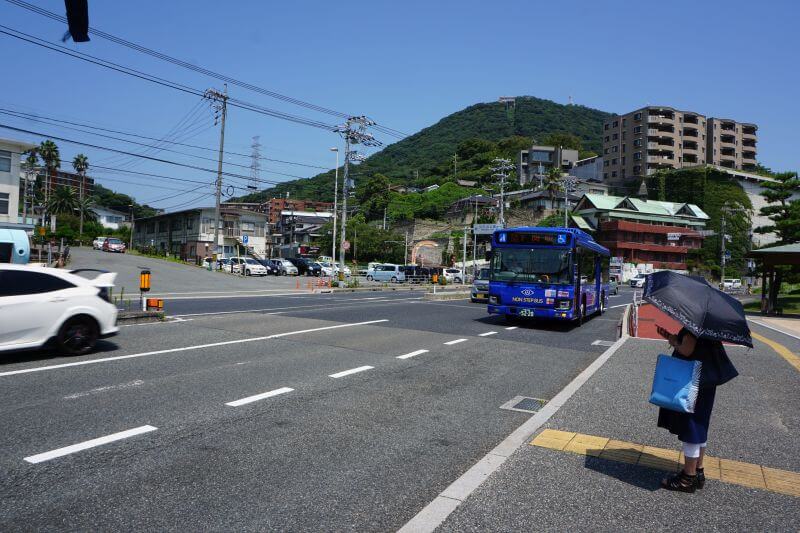 御裳川公園旁公車站牌